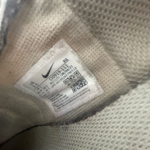 Nike Air Force 1 - Picture 6 of 7